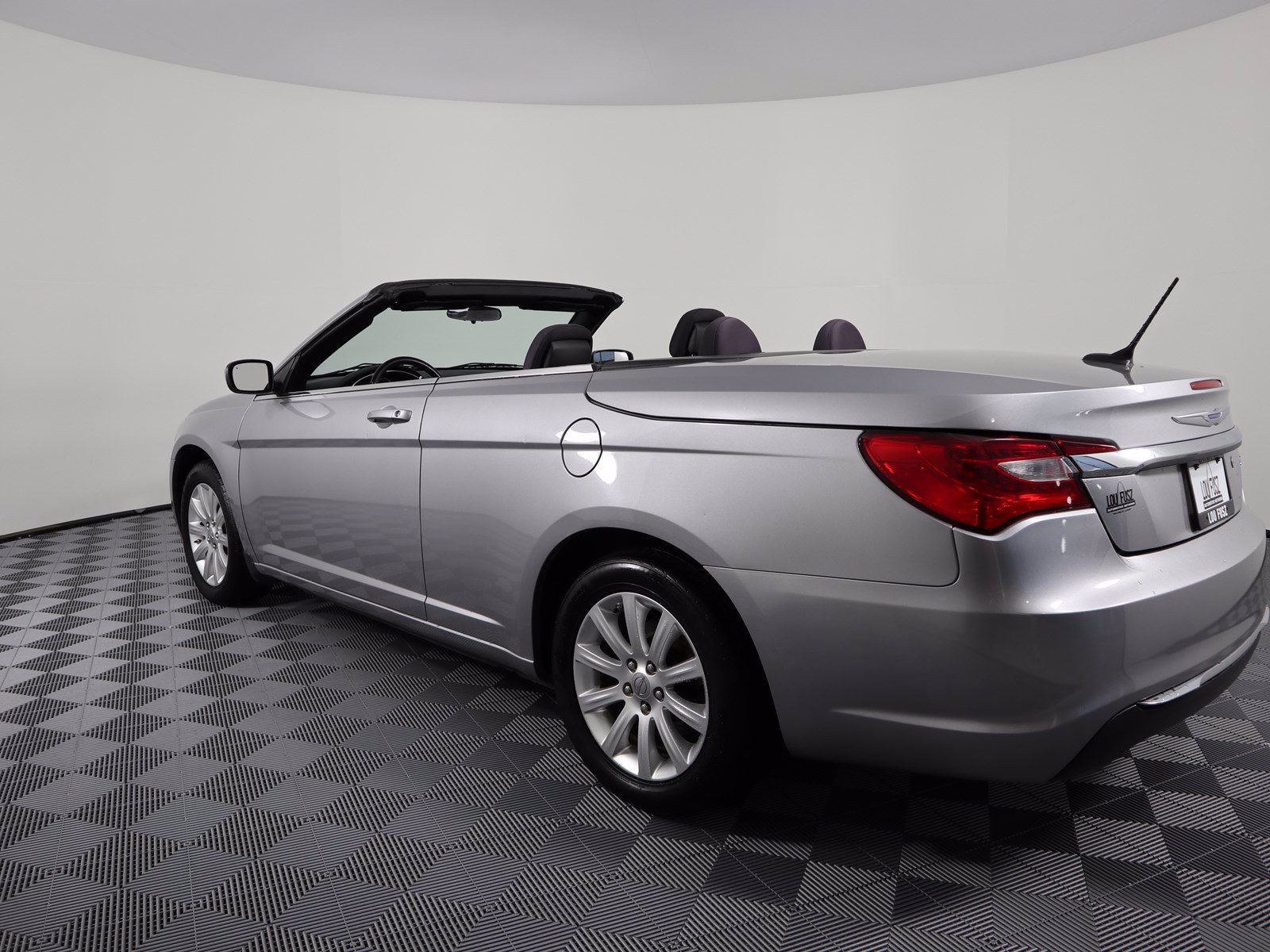 Pre-Owned 2013 Chrysler 200 Touring FWD Convertible