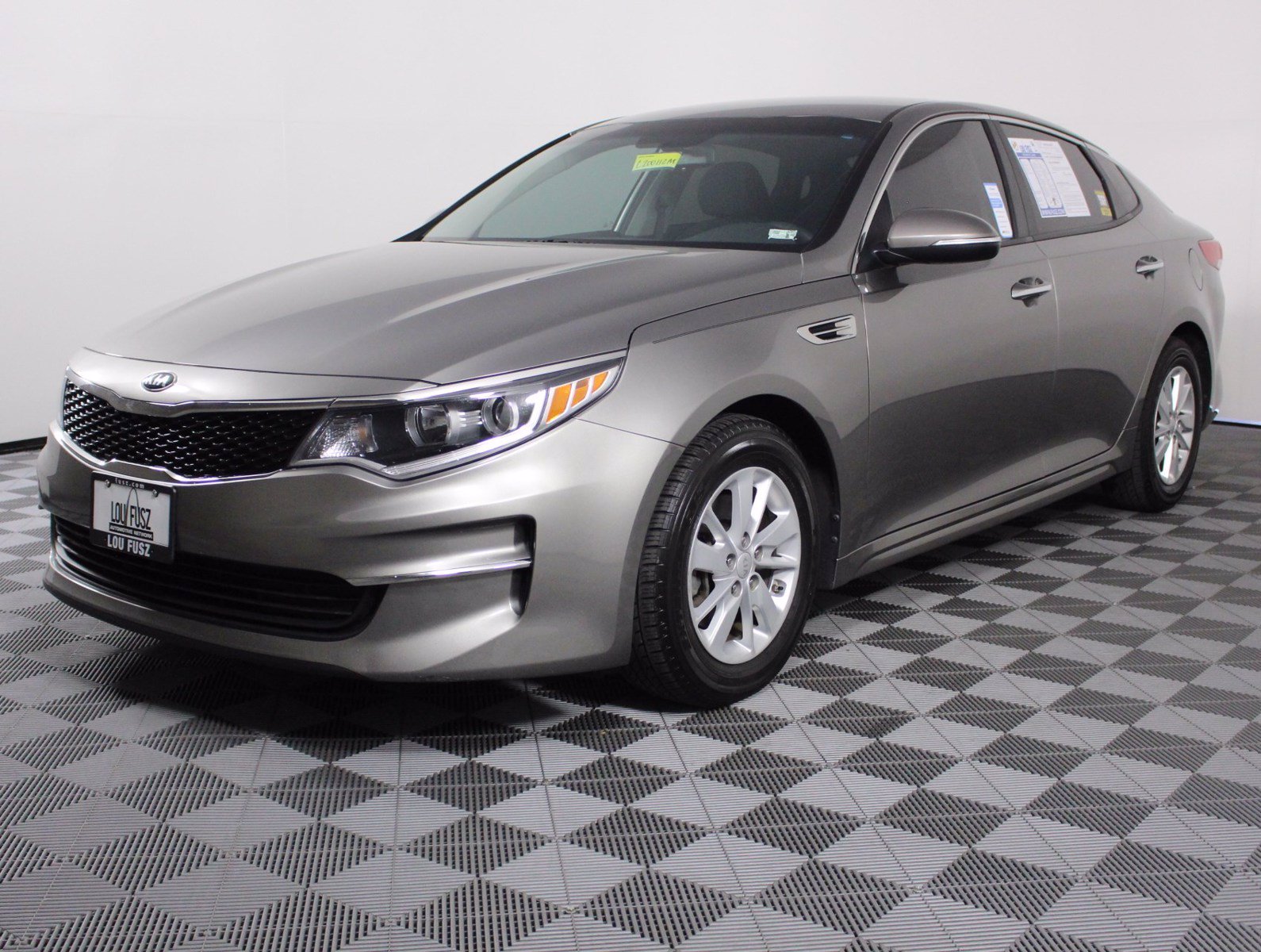 Pre-Owned 2016 Kia Optima LX FWD 4dr Car