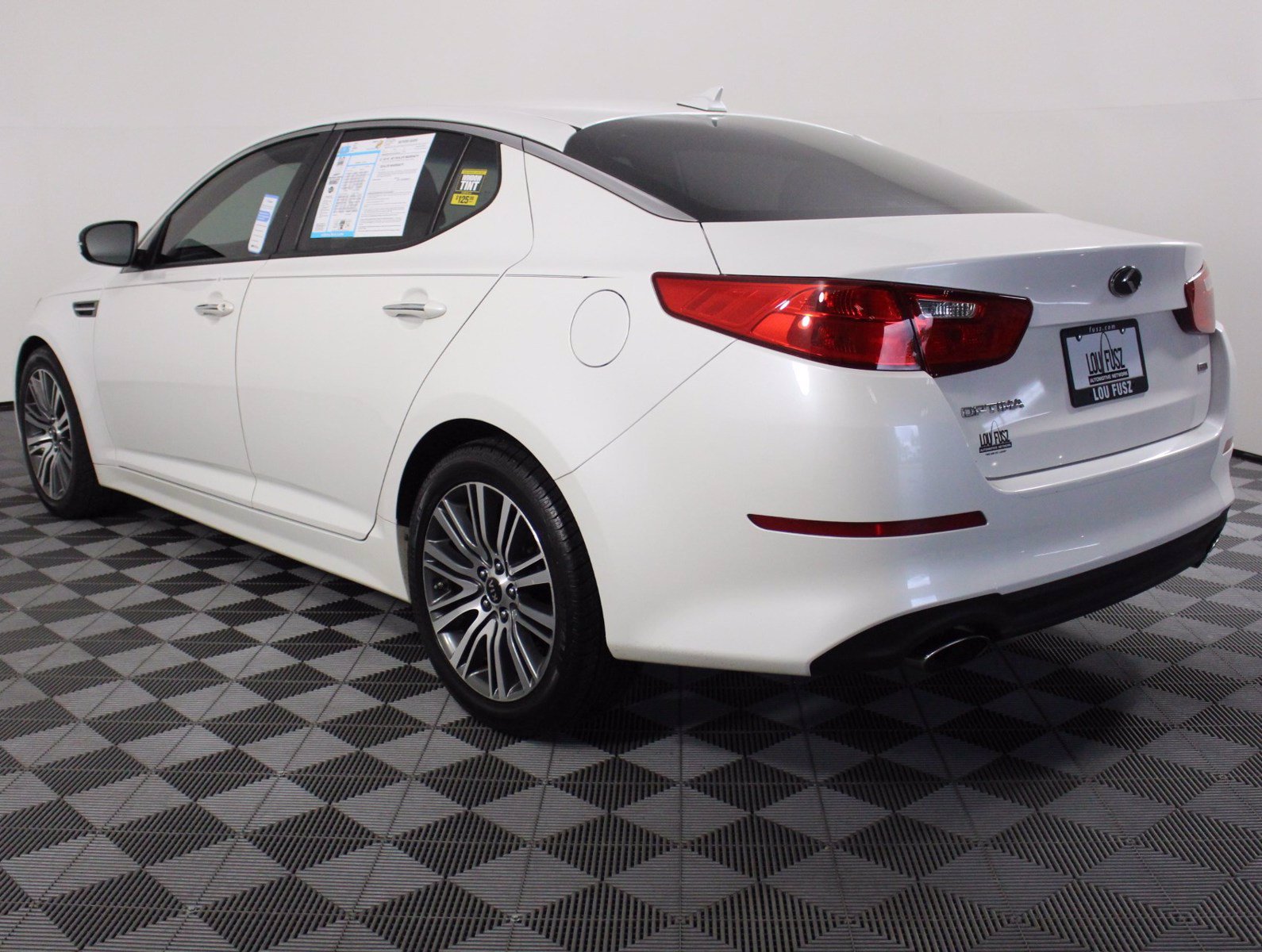 Pre-Owned 2015 Kia Optima LX FWD 4dr Car