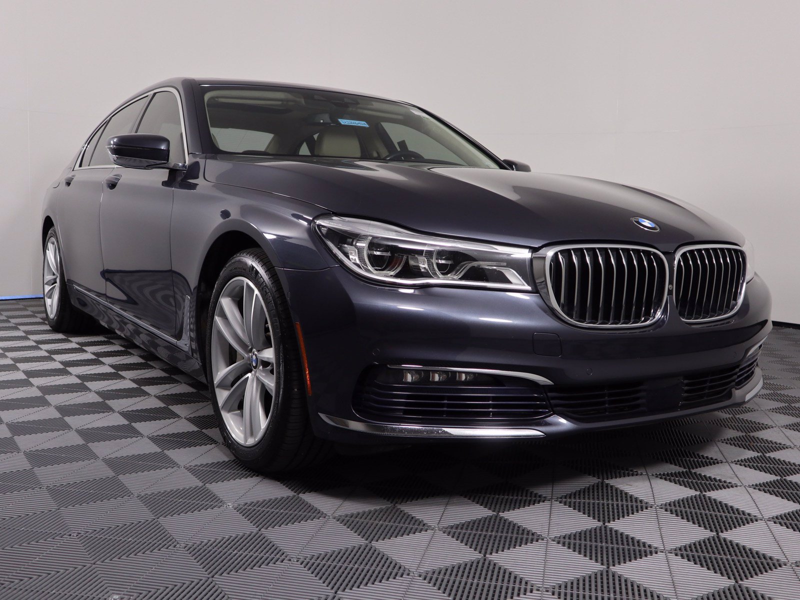 Pre-Owned 2016 BMW 7 Series 750i XDrive AWD 4dr Car